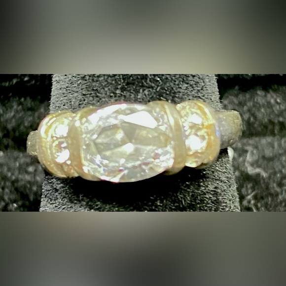 SILVER .925 VINTAGE FANCY WITH CLEAR STONES WOMEN RING SIZE 5.5 - Picture 2 of 3